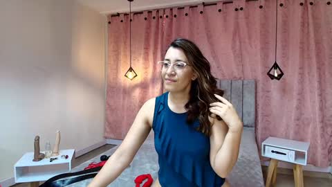 VIOLETA online show from 12.24.24