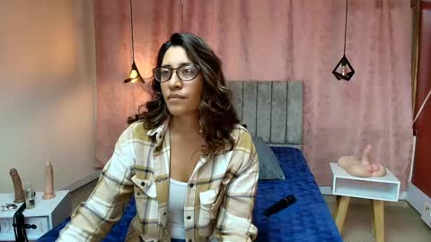 VIOLETA online show from 01.30.25