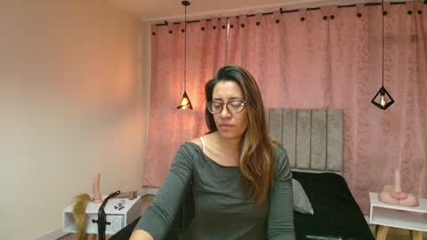 VIOLETA online show from 02.13.25