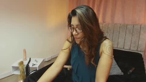 VIOLETA online show from 02.17.25