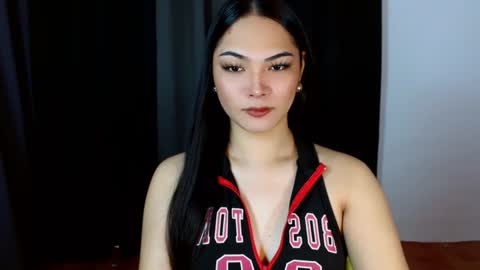 Snapshot of violetasha chatting on 01.28.25 violet online show from 01.28.25