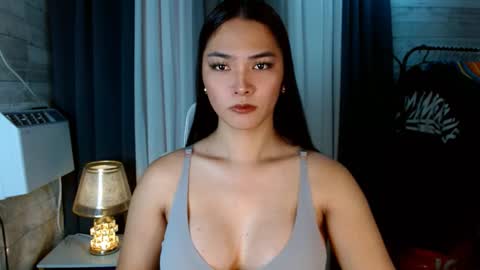 Snapshot of violetasha chatting on 10.17.25 violet online show from 10.17.25