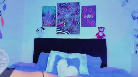 Snapshot of violetbunnyy1 chatting on 01.29.25 Violet online show from 01.29.25