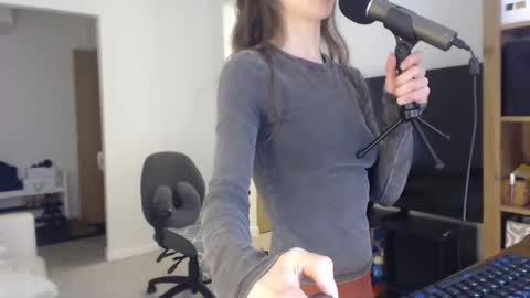 VioletFoxy online show from 03.08.26