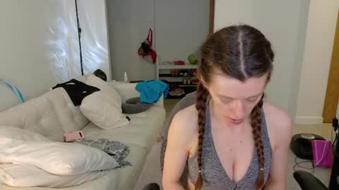 Snapshot of violetfoxy chatting on 05.28.26 VioletFoxy online show from 05.28.26