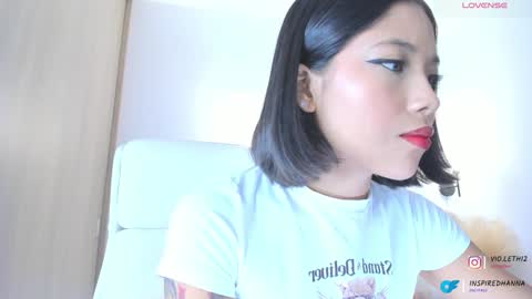 Snapshot of violeth___ chatting on 12.20.24 violeth___ online show from 12.20.24