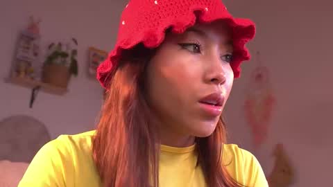 Snapshot of violeth___ chatting on 09.28.25 violeth___ online show from 09.28.25