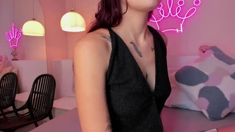 Violeth Hill online show from 01.07.25