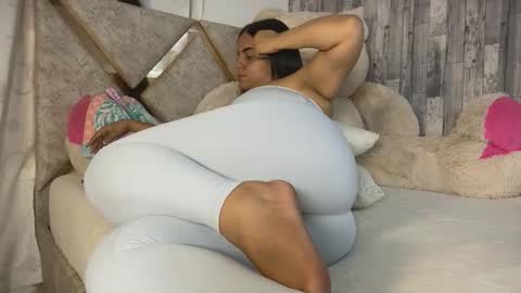 violetroussee online show from 11.11.25