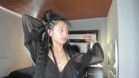 Snapshot of violetskinny chatting on 10.03.25 violetskinny online show from 10.03.25