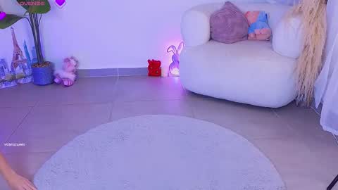 violetssweet online show from 10.13.25