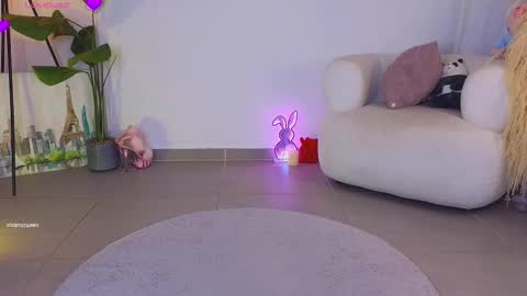 violetssweet online show from 10.22.25