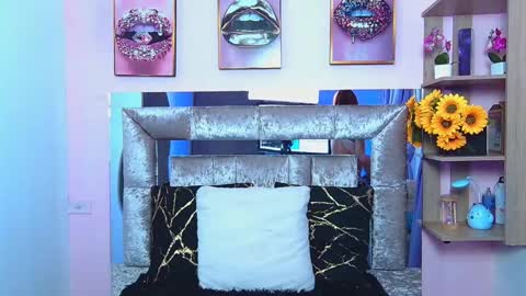 Snapshot of violett_froz chatting on 10.24.25 Violeta froz online show from 10.24.25