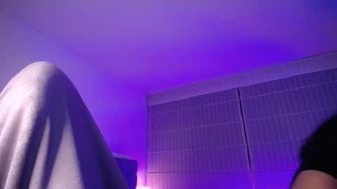 violett_queen122 online show from 10.21.25