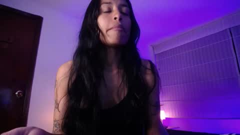 violett_queen122 online show from 10.23.25