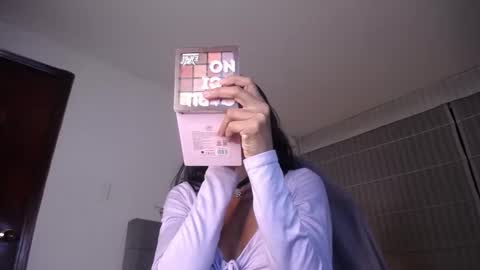 violett_queen122 online show from 10.24.25