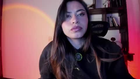 Snapshot of violett_red chatting on 06.27.26 Violeta online show from 06.27.26