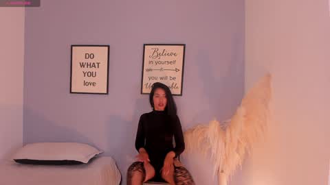 Snapshot of violetta_bold chatting on 01.22.25 violetta_bold online show from 01.22.25