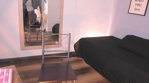 Snapshot of violetta_bold chatting on 02.18.25 violetta_bold online show from 02.18.25
