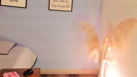 Snapshot of violetta_bold chatting on 02.25.25 violetta_bold online show from 02.25.25