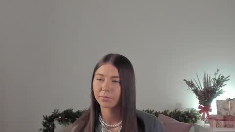 Snapshot of violetta_finch chatting on 12.27.24 violetta_finch online show from 12.27.24