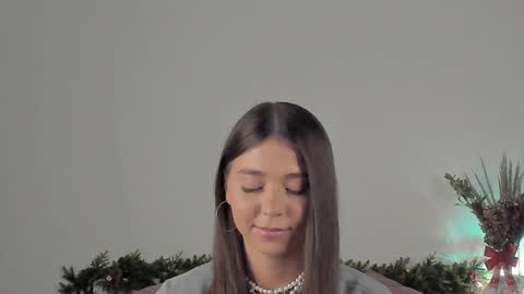 Snapshot of violetta_finch chatting on 01.29.25 violetta_finch online show from 01.29.25