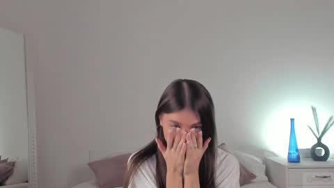 Snapshot of violetta_finch chatting on 01.31.25 violetta_finch online show from 01.31.25