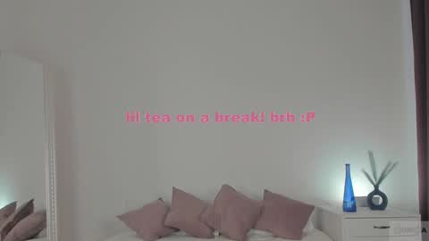 Snapshot of violetta_finch chatting on 02.03.25 violetta_finch online show from 02.03.25