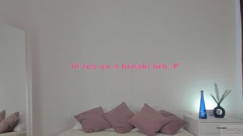 Snapshot of violetta_finch chatting on 02.08.25 violetta_finch online show from 02.08.25