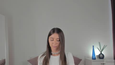 Snapshot of violetta_finch chatting on 02.17.25 violetta_finch online show from 02.17.25