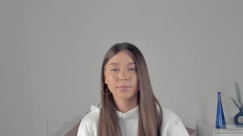 Snapshot of violetta_finch chatting on 02.26.25 violetta_finch online show from 02.26.25