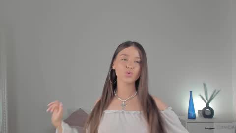 Snapshot of violetta_finch chatting on 02.27.25 violetta_finch online show from 02.27.25