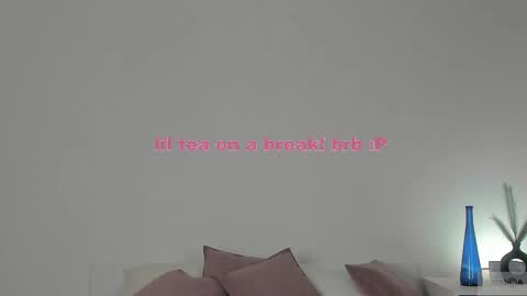 Snapshot of violetta_finch chatting on 02.28.25 violetta_finch online show from 02.28.25