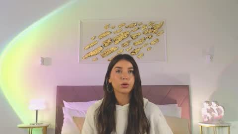 Snapshot of violetta_finch chatting on 10.01.25 violetta_finch online show from 10.01.25