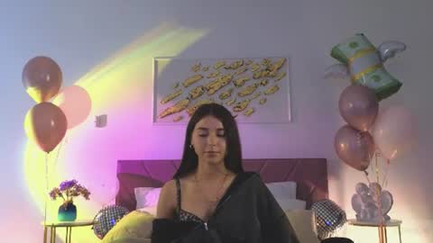 Snapshot of violetta_finch chatting on 06.16.26 violetta_finch online show from 06.16.26