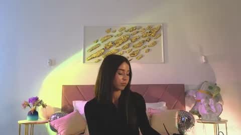 Snapshot of violetta_finch chatting on 06.29.26 violetta_finch online show from 06.29.26