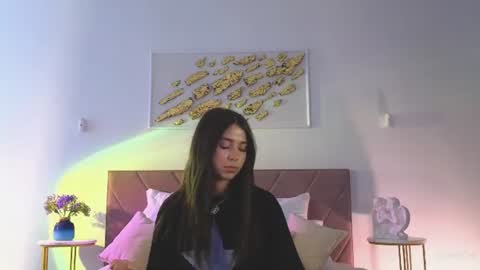 Snapshot of violetta_finch chatting on 07.15.26 violetta_finch online show from 07.15.26