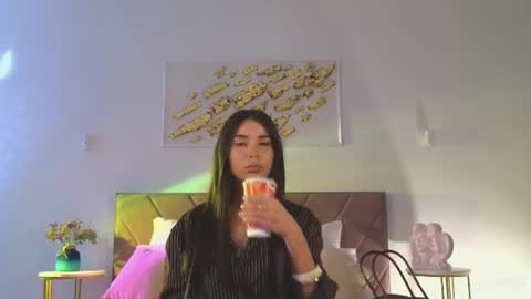 Snapshot of violetta_finch chatting on 07.25.26 violetta_finch online show from 07.25.26