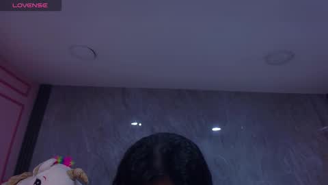 Snapshot of violetta_jhonson_v chatting on 10.23.25 Violetta online show from 10.23.25