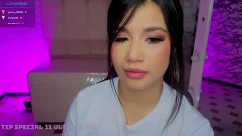Snapshot of violetta_jhonson_v chatting on 04.29.26 Violetta online show from 04.29.26