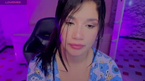 Snapshot of violetta_jhonson_v chatting on 05.12.26 Violetta online show from 05.12.26