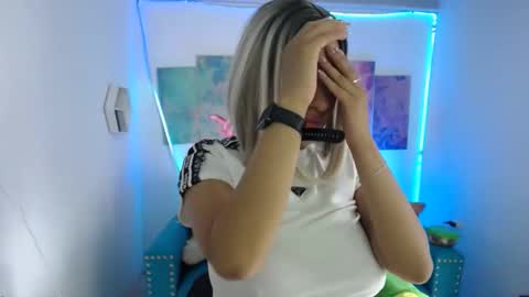 Snapshot of violetta_m_ chatting on 02.04.26 Violeta online show from 02.04.26