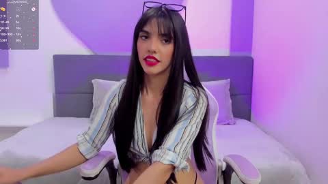 Snapshot of violetta_skinny chatting on 09.20.25 violetta online show from 09.20.25