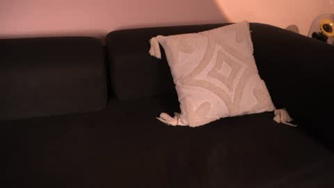 Snapshot of violetta_swift_ chatting on 06.23.26 violetta independent model online show from 06.23.26