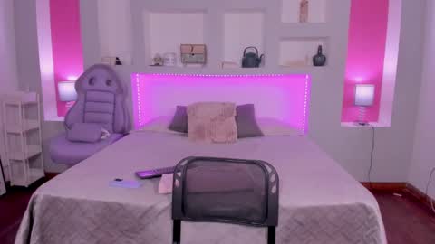 ViolettaBaker online show from 12.12.24