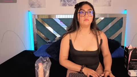 violettabloom1_ online show from 09.24.25