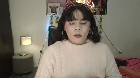 Snapshot of violettacam69 chatting on 01.23.25 violettacam69 online show from 01.23.25