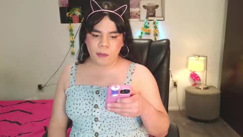 Snapshot of violettacam69 chatting on 02.07.25 violettacam69 online show from 02.07.25