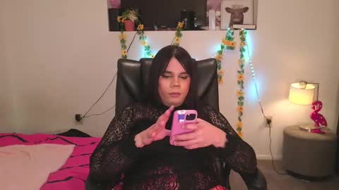Snapshot of violettacam69 chatting on 02.11.25 violettacam69 online show from 02.11.25
