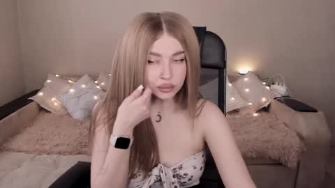 ViolettaOtis online show from 02.14.25